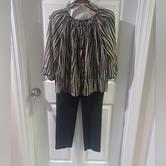 Anne Klein Black Trousers - Picture 7 of 7